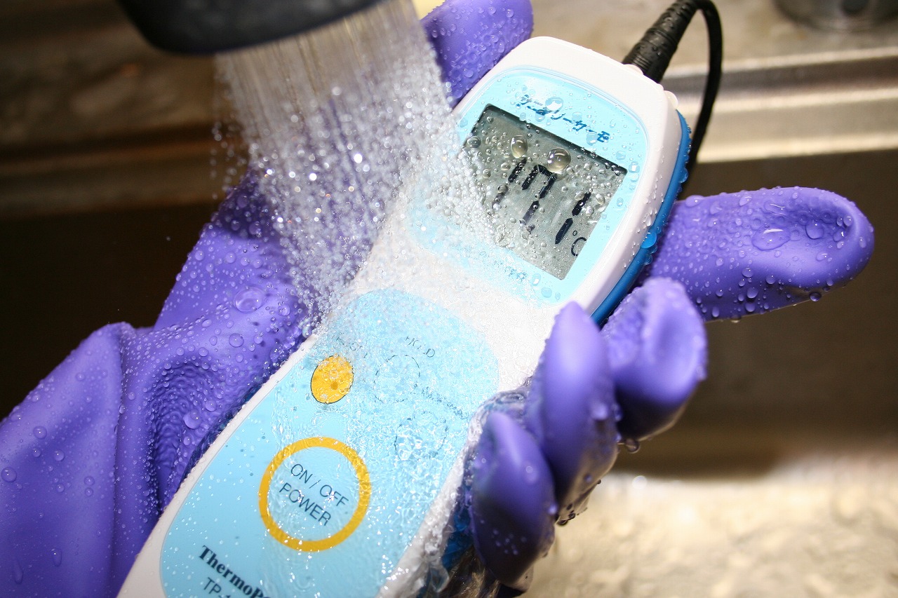 TP-100MRサニタリーサーモ　防水デジタル温度計
